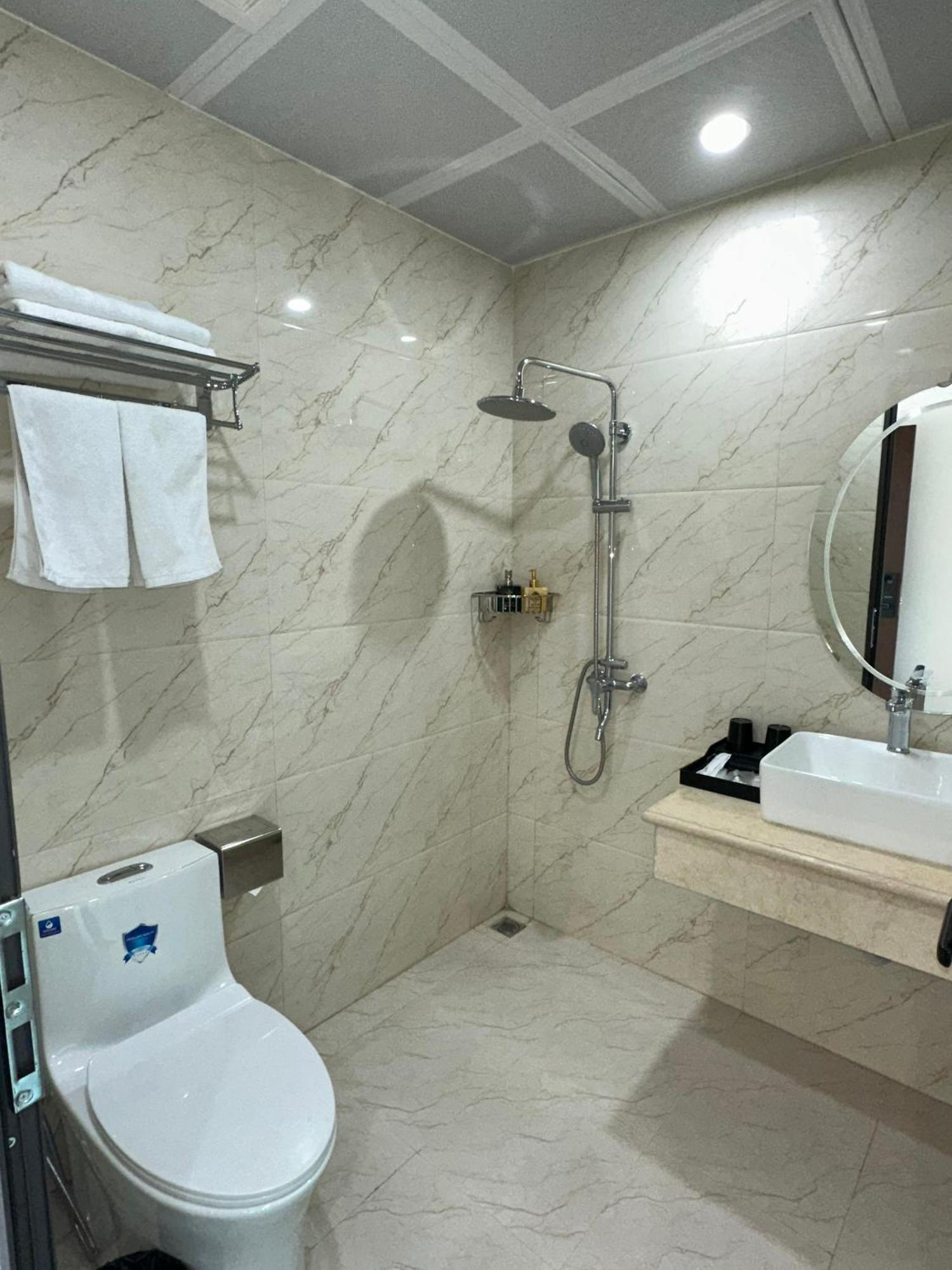 Vinh Khang Ha Long Hotel Екстериор снимка